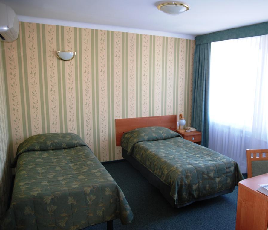 Hotel Swiatowit Лодзь Екстер'єр фото