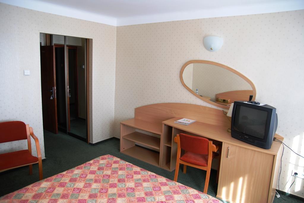 Hotel Swiatowit Лодзь Екстер'єр фото